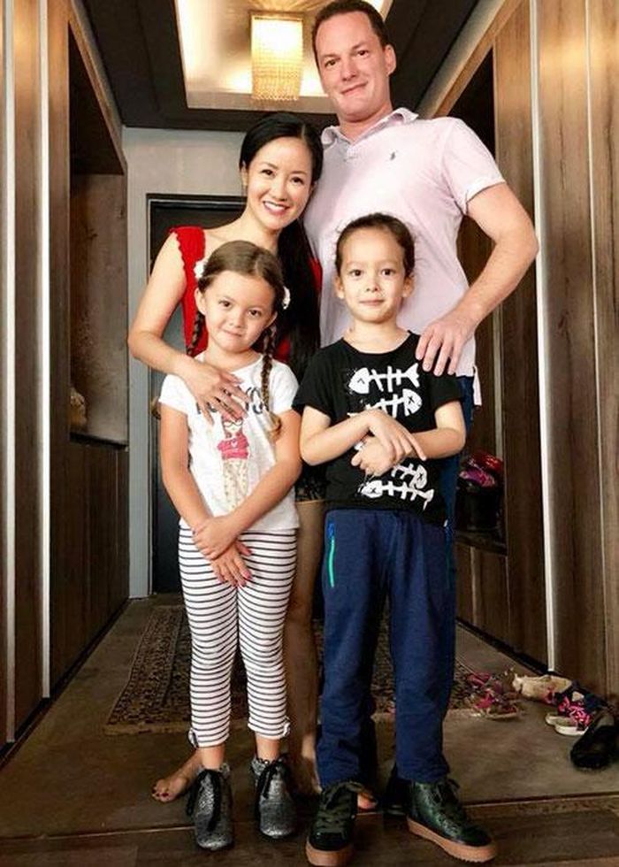 Diva Hồng Nhung tìm lại hạnh phúc sau ly hôn chồng Tây thế nào?-2