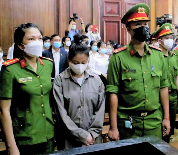 Dì ghẻ” bạo hành bé gái 8 tuổi đến tử vong: Truy tố nhiều tội danh-1