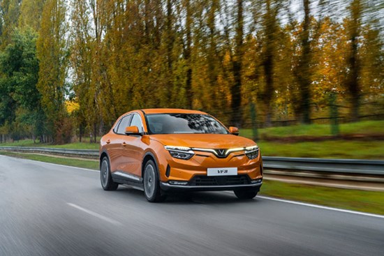 Autonomy đặt mua 2.500 ô tô điện VinFast VF 8, VF 9