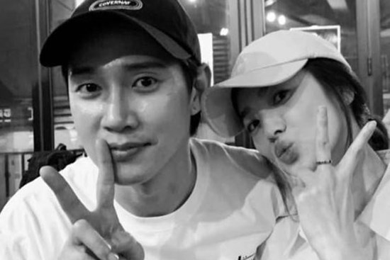 Song Hye Kyo lộ ảnh ôm trai lạ thắm thiết, đã tìm được người yêu mới sau ly hôn?
