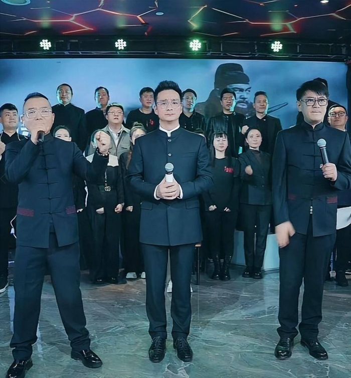 Tranh cãi việc livestream ở tang lễ của Quan Vũ Lục Thụ Minh-5