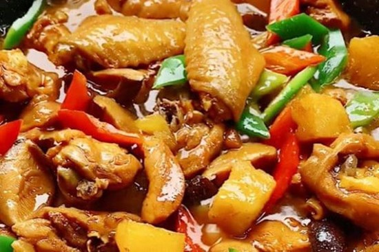 Khi hầm gà không nên chần qua, lưu ý 4 bước đảm bảo gà chín mềm thơm, không khét, không tanh