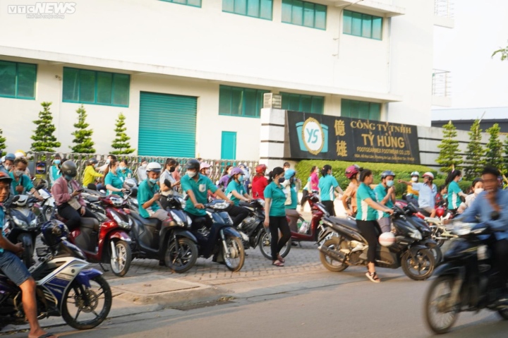 Công nhân mất việc cận Tết: Đến tuổi gần nghỉ hưu thì ai nhận vào làm nữa-1