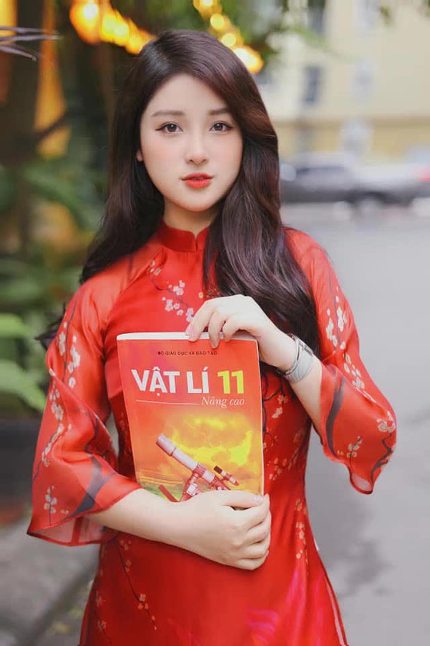 Điểm danh những cô giáo trẻ sở hữu nhan sắc xinh đẹp cùng loạt thành tích ấn tượng khiến học trò ngưỡng mộ-1