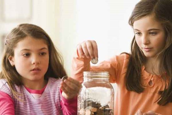 3 kiểu tiết kiệm cần sửa nếu không muốn con trở thành đứa trẻ ích kỷ