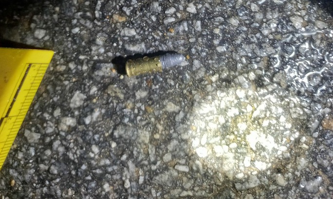 Bị đánh nhập viện cấp cứu vì dùng súng để giải quyết mâu thuẫn-2