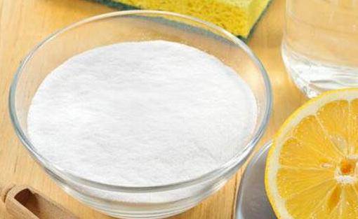 Đổ thứ này&nbsp;vào bồn cầu, vết nước tiểu vàng và mùi hôi sẽ bị loại bỏ sau 2 giây, lại còn&nbsp;trắng như mới-1