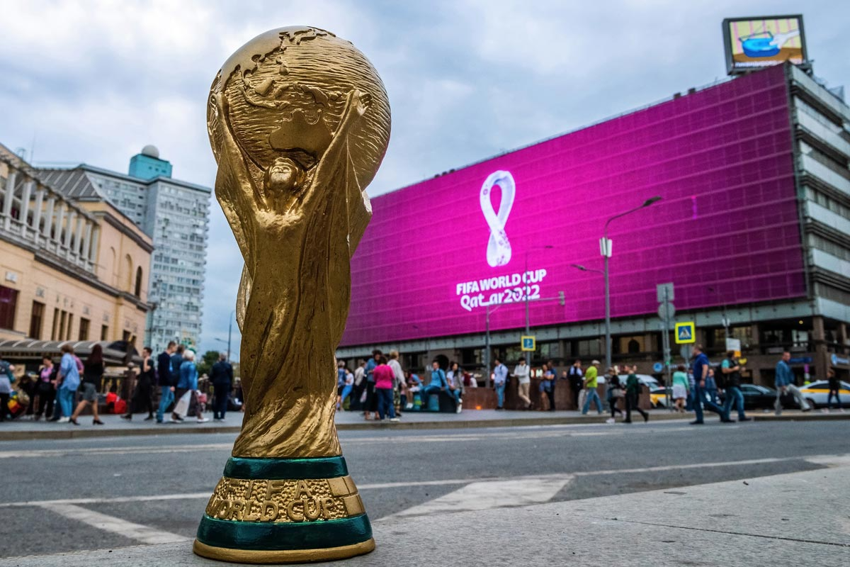 Nước chủ nhà nhận được những lợi ích gì khi tổ chức World Cup?-2