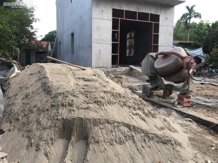 Chân dung tên côn đồ đâm trọng thương chủ nhà vì bị nhắc nhở tiểu bậy-2