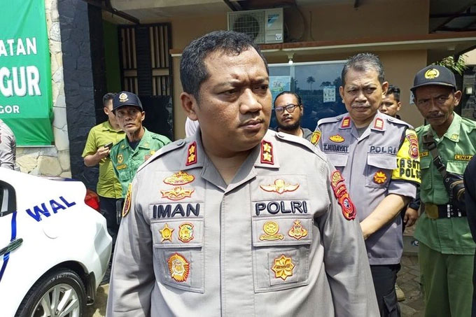 Màn kịch vụng về của người đàn ông Indonesia giả chết trong quan tài để trốn nợ-2