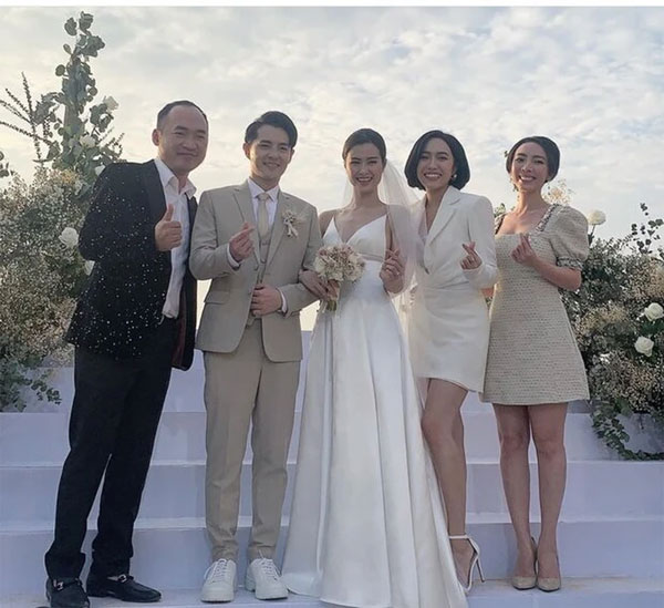 Diệu Nhi gặp mặt Đông Nhi hậu đám cưới thế kỷ-4