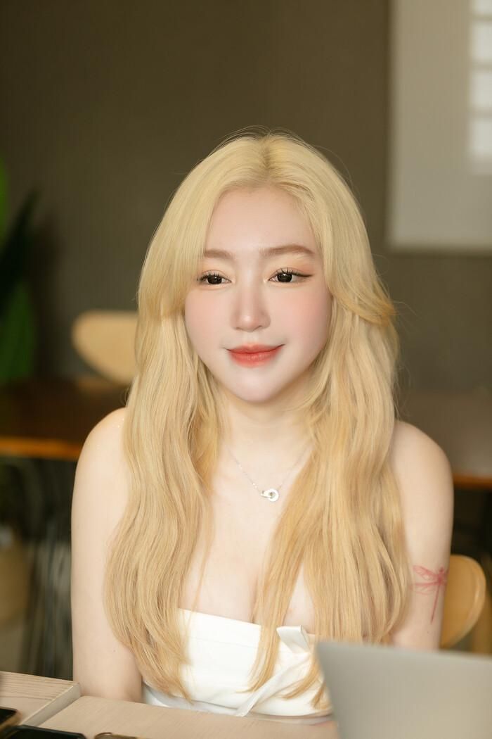 Elly Trần lần đầu giải thích nguyên do nhan sắc khác lạ khi lên hình-1