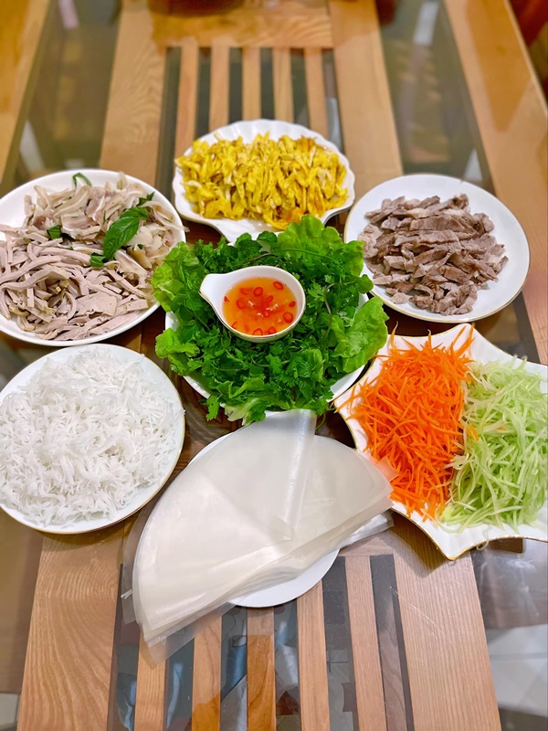 Mâm cơm ngon miệng, đầy đủ dinh dưỡng được 3 mẹ con cùng chuẩn bị, nhìn là muốn thưởng thức-8