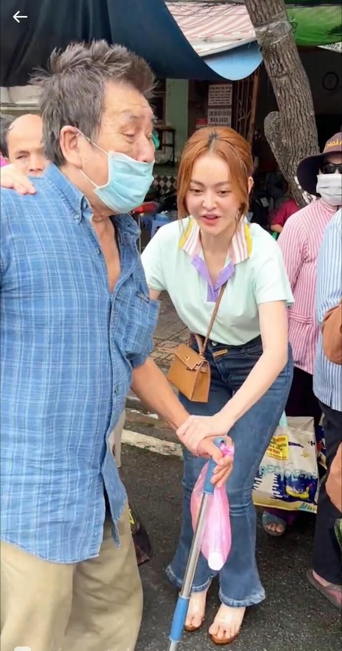 Trang Nemo bất ngờ chia sẻ hình ảnh làm từ thiện, úp mở có tin vui giữa lúc đối diện án tù 6-12 tháng?-4