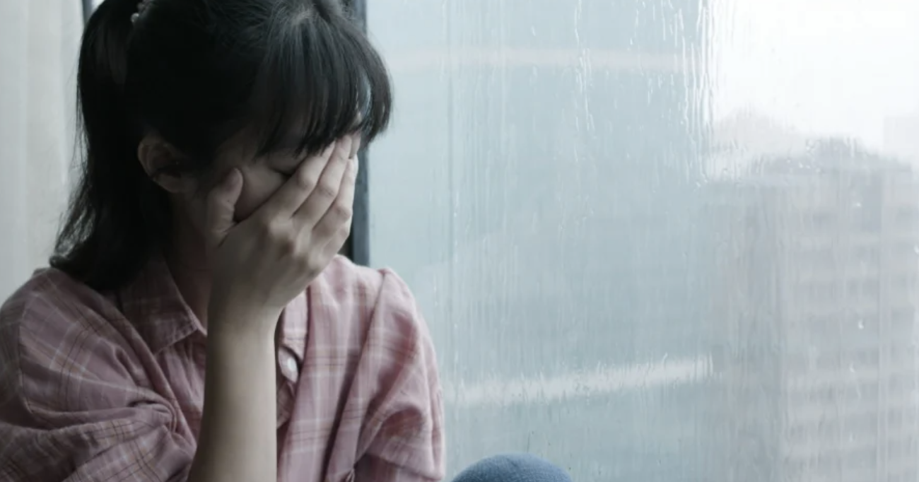 Dọn nhà thấy 5 chỉ vàng, chị giúp việc thật thà trả lại nhưng vô tình khiến gia đình tôi tan nát-1