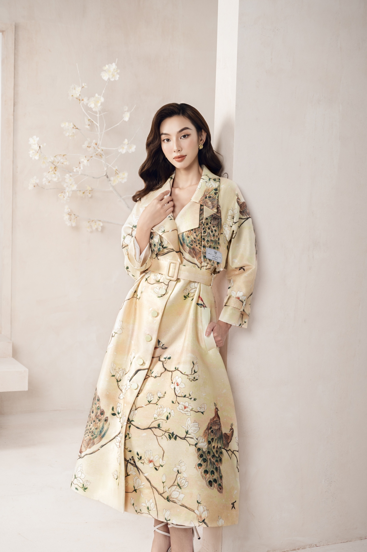 Hoa hậu Thùy Tiên bất ngờ hoá quý cô thanh lịch, kiêu sa-3