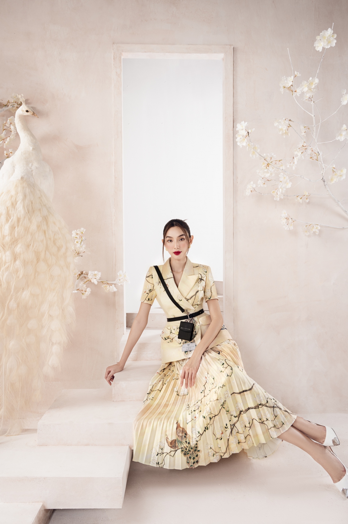 Hoa hậu Thùy Tiên bất ngờ hoá quý cô thanh lịch, kiêu sa-4