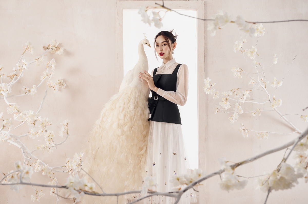 Hoa hậu Thùy Tiên bất ngờ hoá quý cô thanh lịch, kiêu sa-10