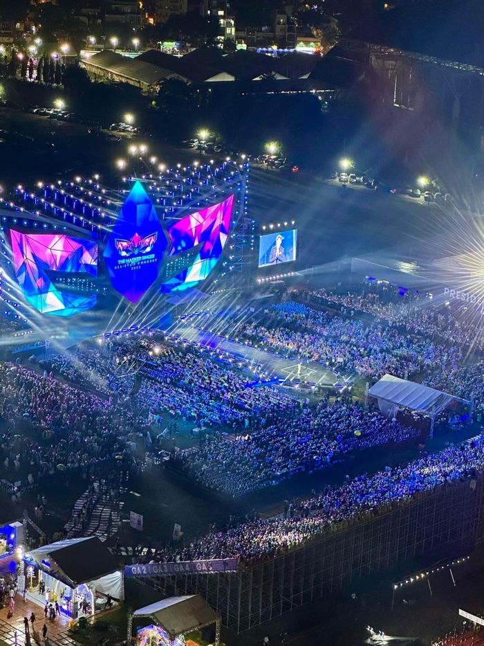 Khán giả bức xúc  bỏ 12 triệu mua vé xem Ca sĩ mặt nạ nhưng không có chỗ ngồi-1