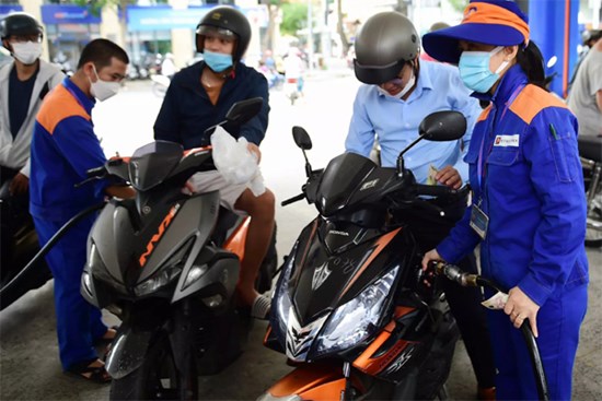 Giá xăng có quay đầu giảm sau 4 lần tăng liên tiếp?