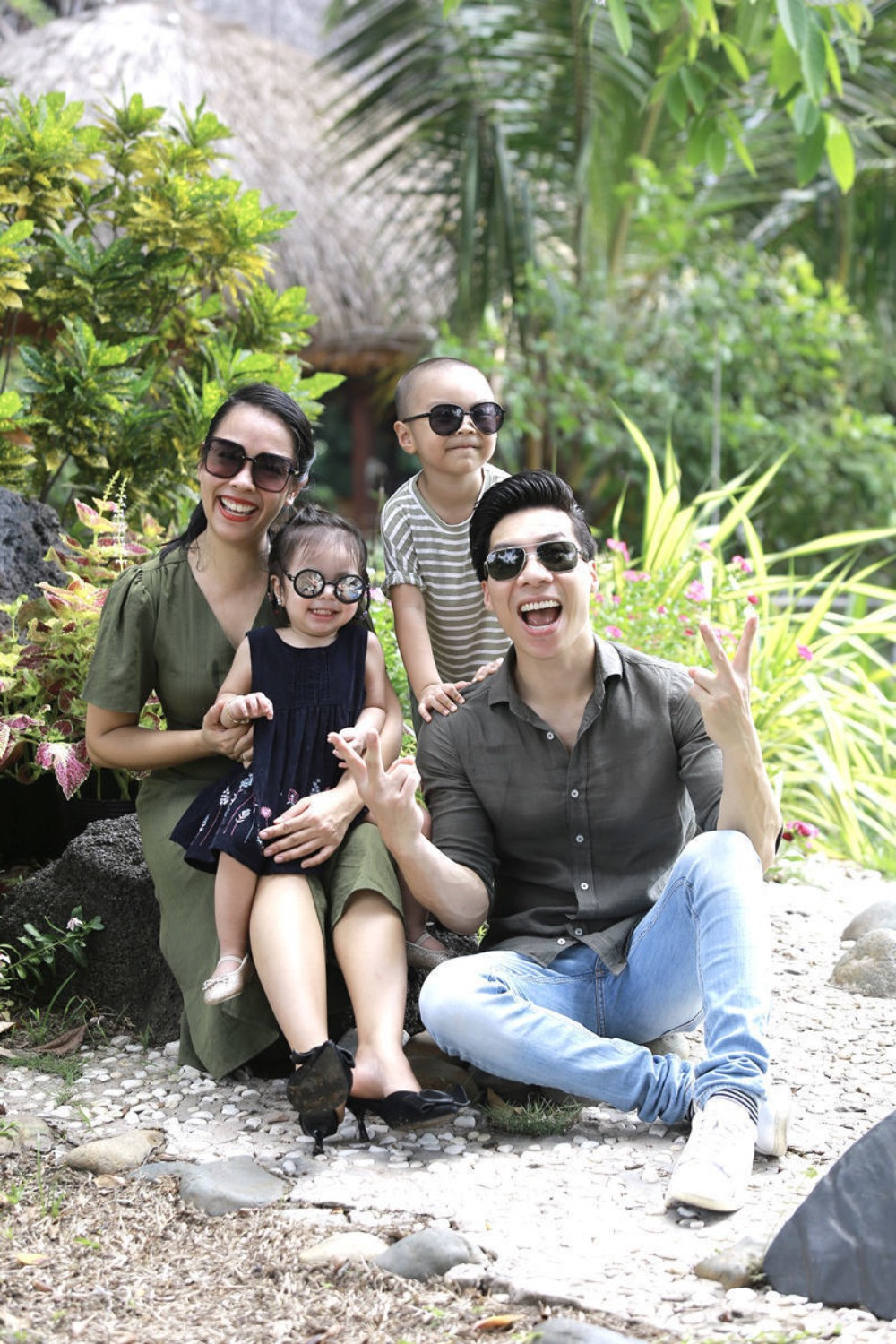 Cuộc sống viên mãn của O Sen Ngọc Mai và hoàng tử xiếc Quốc Nghiệp-10