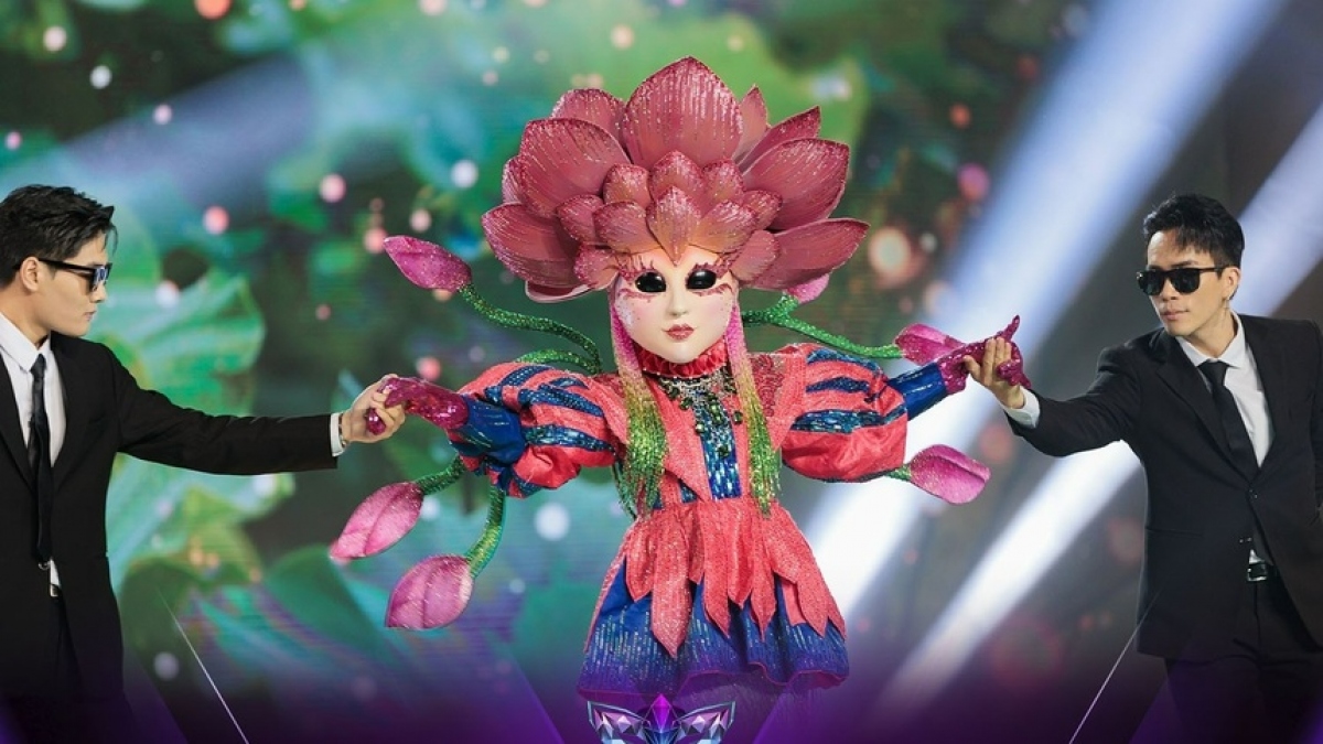 Khoảnh khắc đời thường của O Sen - Quán quân Ca Sĩ Mặt Nạ mùa đầu tiên-2