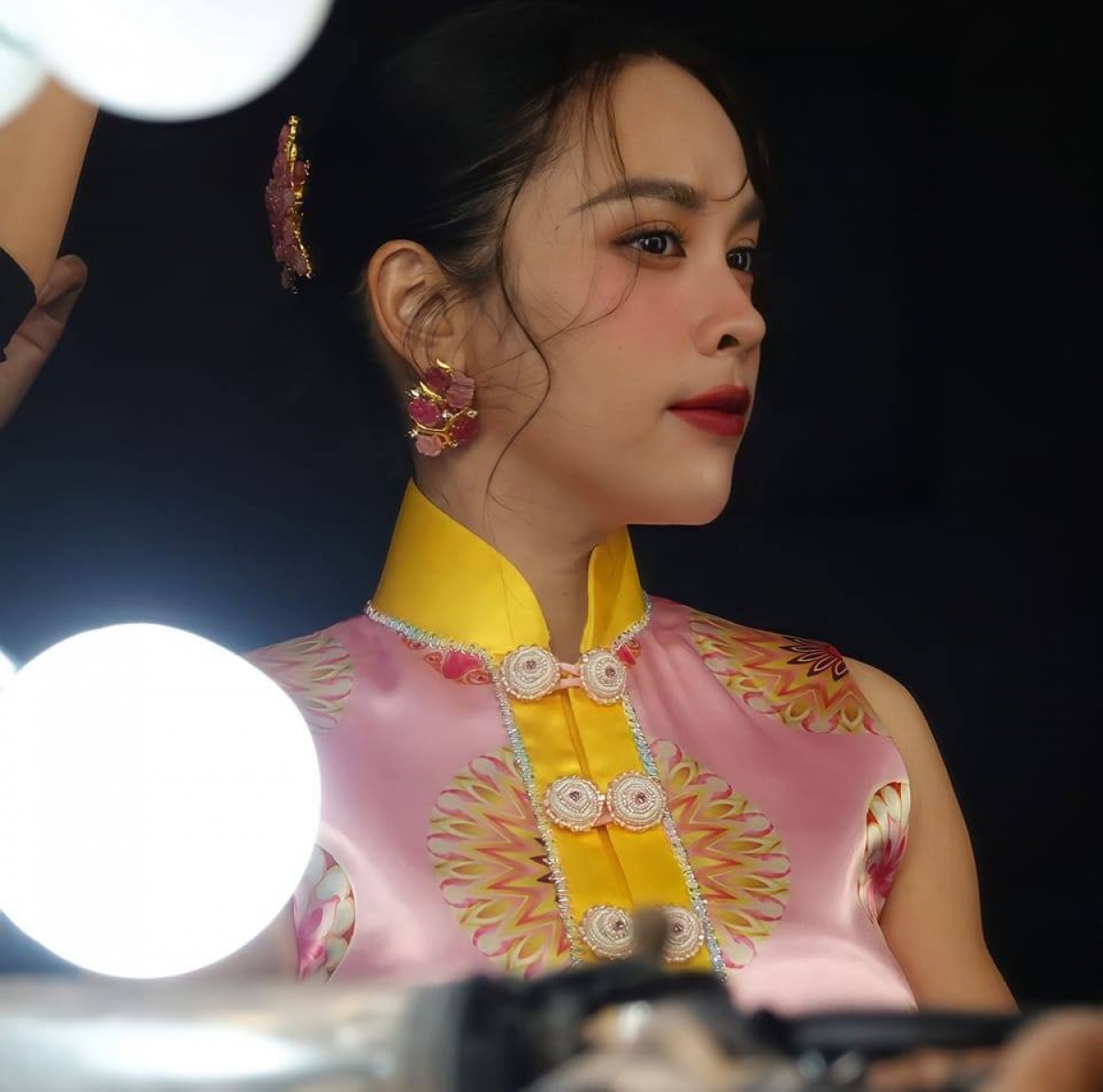 Khoảnh khắc đời thường của O Sen - Quán quân Ca Sĩ Mặt Nạ mùa đầu tiên-5