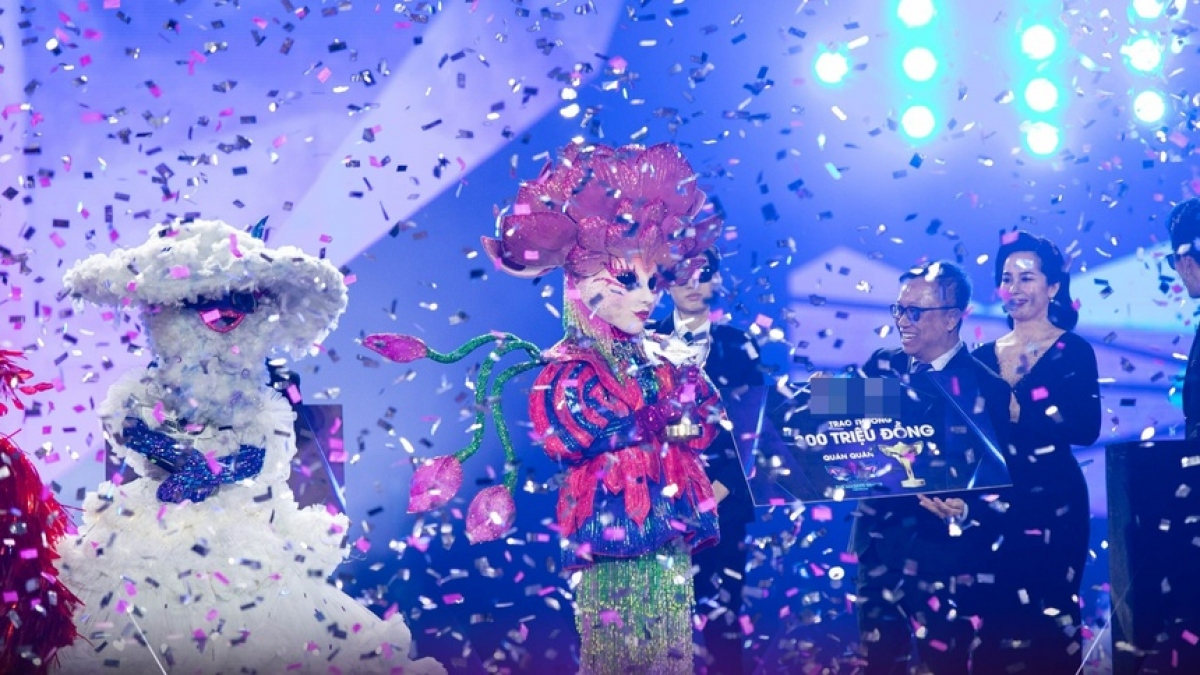 Khoảnh khắc đời thường của O Sen - Quán quân Ca Sĩ Mặt Nạ mùa đầu tiên-3