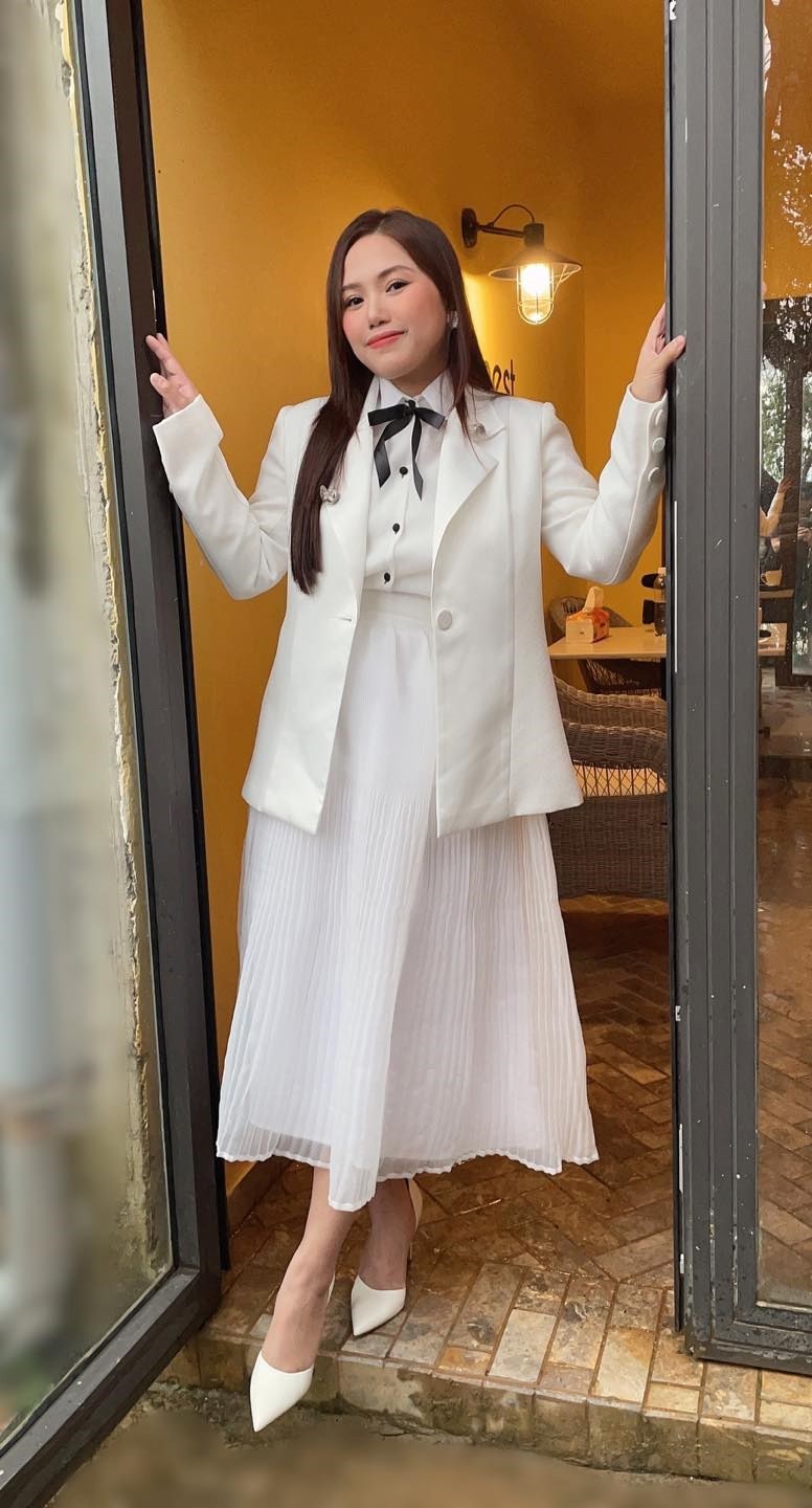 Bất ngờ trước những sao Việt từng là thầy, cô giáo-3