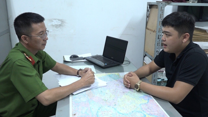 Thủ đoạn khủng bố khách hàng của nhóm đòi nợ-2