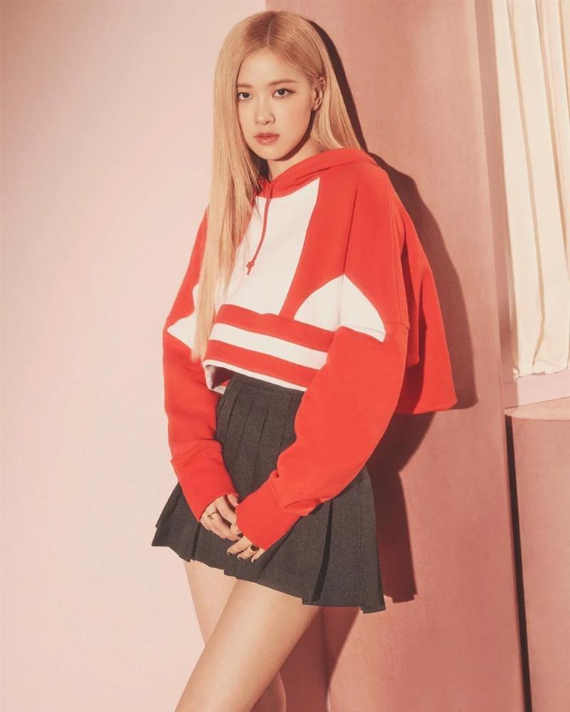 Học dàn sao Kbiz mix đồ với hoodie siêu chất-6