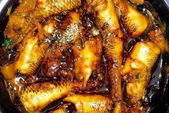 Loại cá nhìn tối thui khác lạ nhưng giá tới nửa triệu đồng/kg