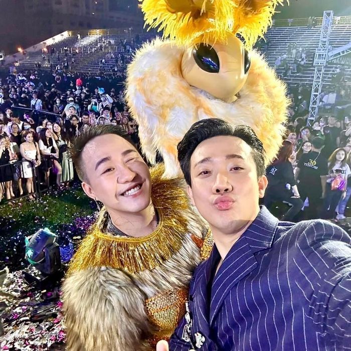 Trấn Thành tiết lộ hậu trường rơi nước mắt của Ca sĩ mặt nạ-9