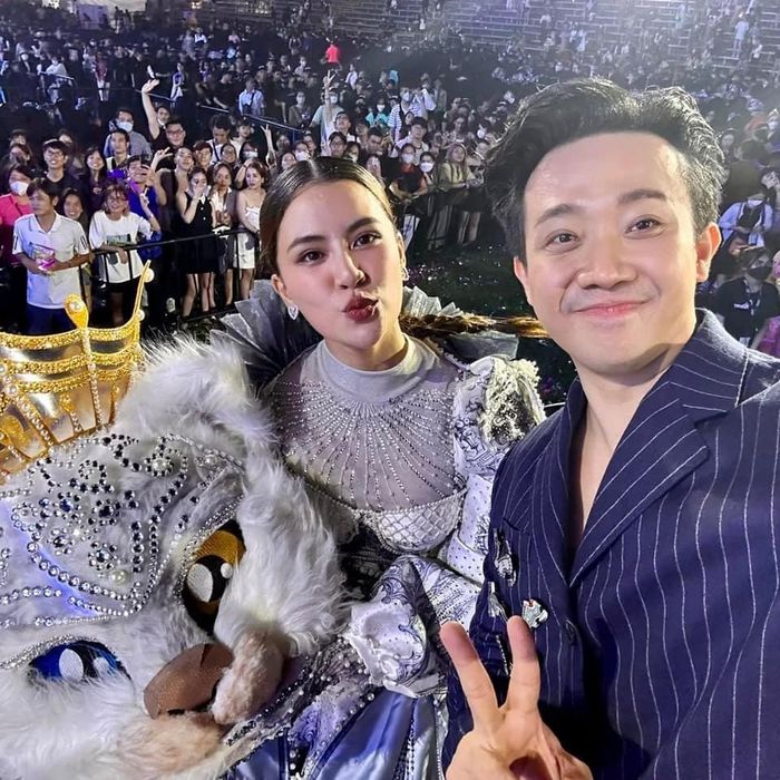 Trấn Thành tiết lộ hậu trường rơi nước mắt của Ca sĩ mặt nạ-6