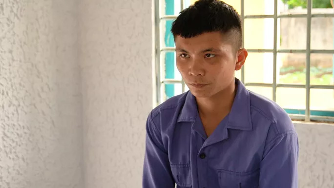 Mâu thuẫn với vợ hờ, con trai dùng kéo đâm chết cha ruột-1