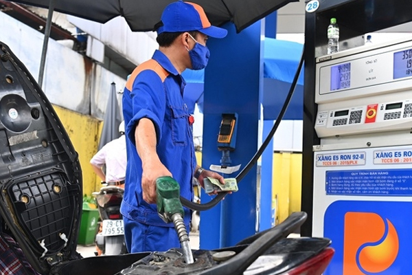 Giá xăng có thể giảm khoảng 500 đồng/lít vào ngày 1/12-2