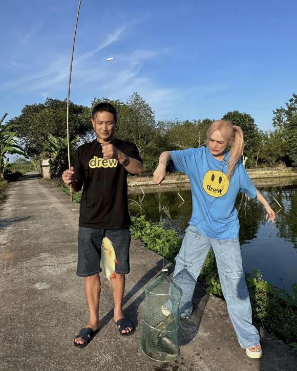 Nàng dâu hào môn Xoài Non rửa bát với khuôn mặt kém vui khi về quê nội ở Thái Bình-9