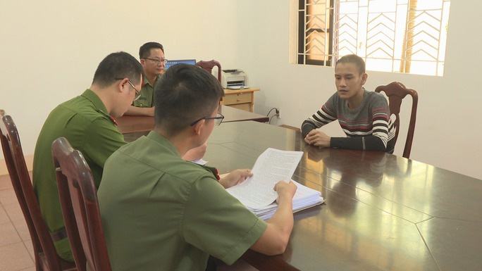 Bắt giữ đối tượng chuyên lừa góp tiền công đức, chiếm đoạt hơn 2 tỉ đồng-1