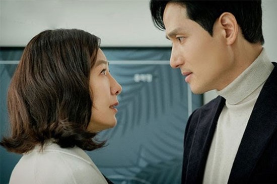 Chồng nói như dao cứa vào tim: 'Không có vợ này thì có vợ khác, cô có biết đẻ đâu...'