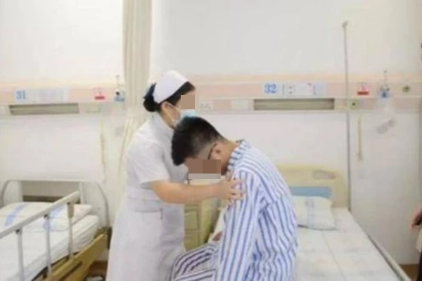 Giám đốc 36 tuổi bị ung thư gan vì thường xuyên uống một loại nước” cực phá gan, hại thận-1