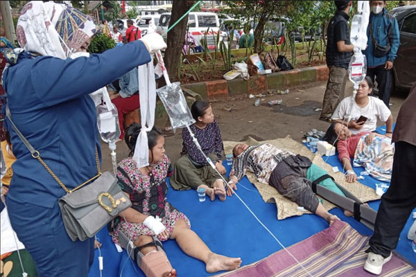 Thương vong do động đất ở Indonesia tăng mạnh, nhiều người còn mắc kẹt-3