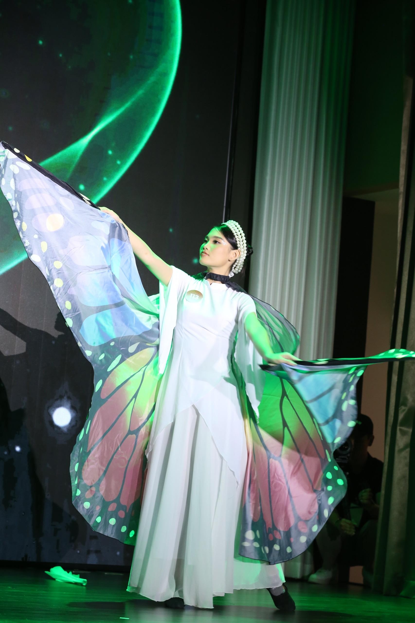 Thí sinh Hoa hậu Việt Nam bật khóc, bị miệt thị vì nặng 70 kg-17