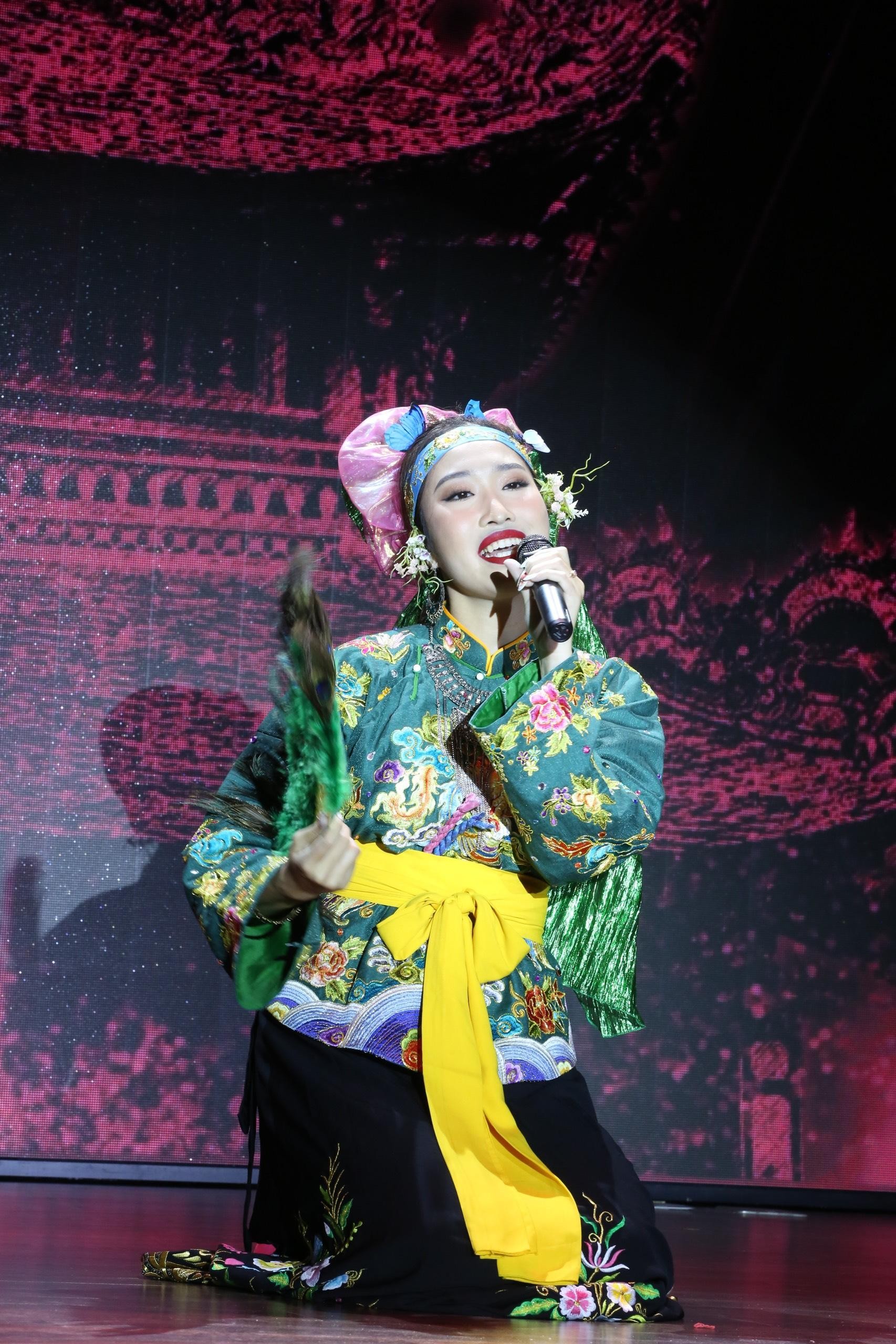 Thí sinh Hoa hậu Việt Nam bật khóc, bị miệt thị vì nặng 70 kg-22