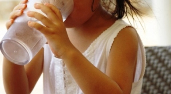 Cảnh giác với ngộ độc thực phẩm nếu trẻ có dấu hiệu này sau ăn-1