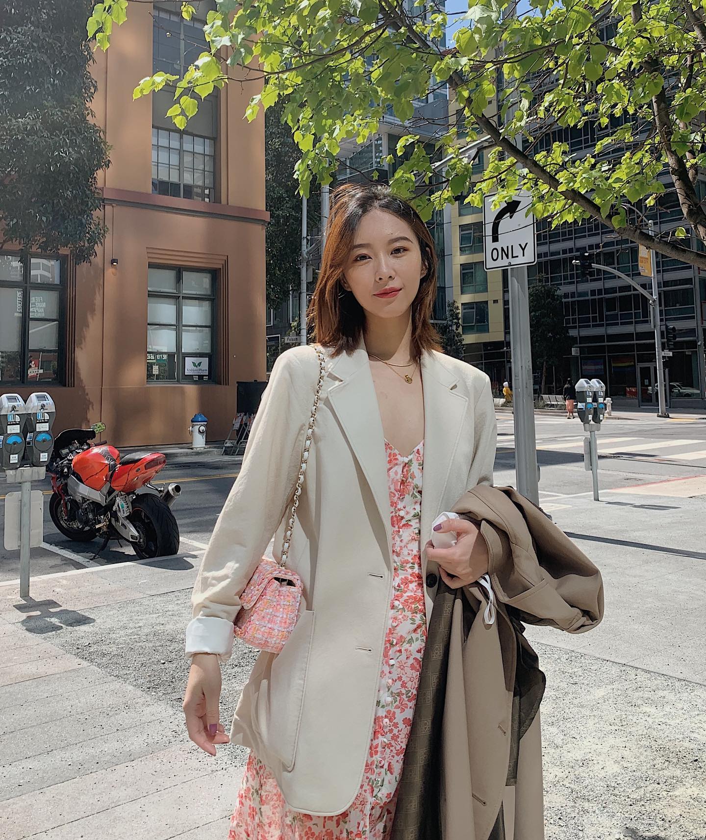 6 món thời trang nên sắm để mặc đẹp từ giờ đến Tết 2023-10