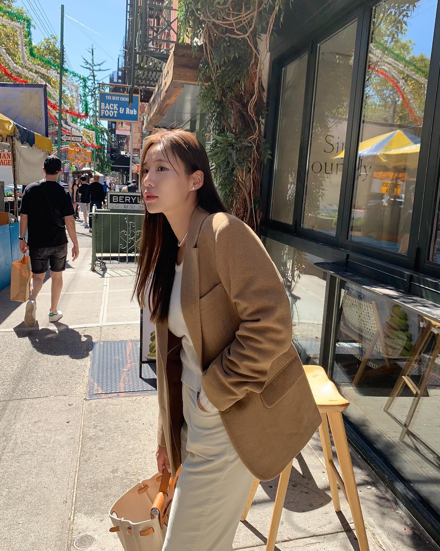 6 món thời trang nên sắm để mặc đẹp từ giờ đến Tết 2023-12