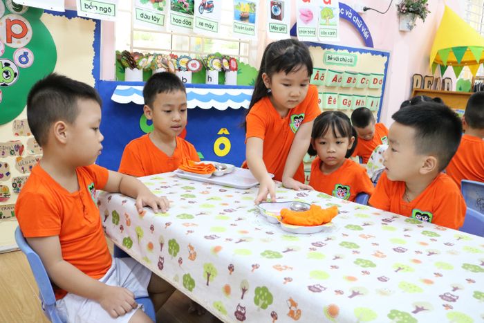 Bộ GDĐT đề nghị kiểm soát chặt thực phẩm và các khâu của bếp ăn bán trú-1