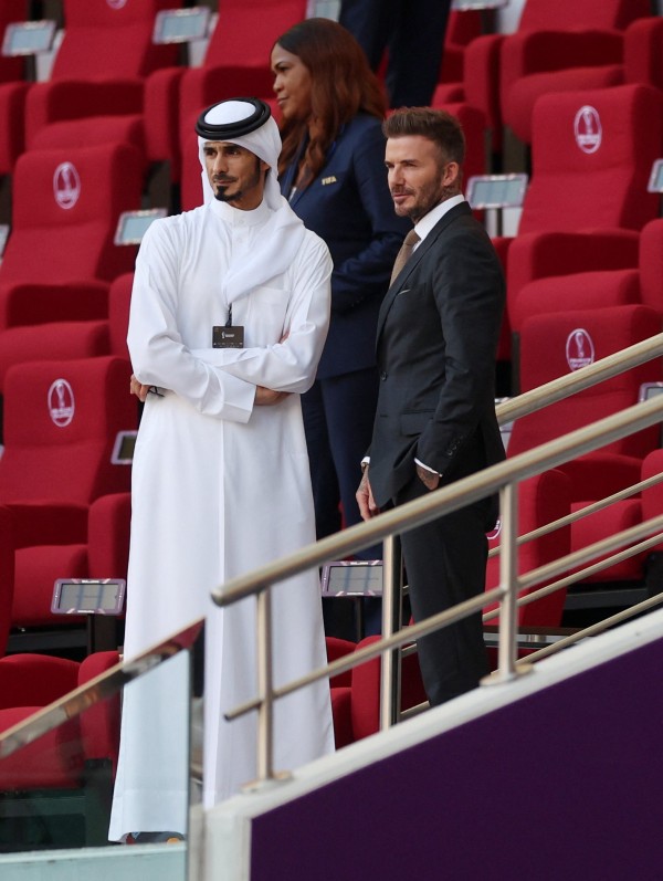 David Beckham lịch lãm như nam thần trên khán đài cổ vũ tuyển Anh ở World Cup 2022-3