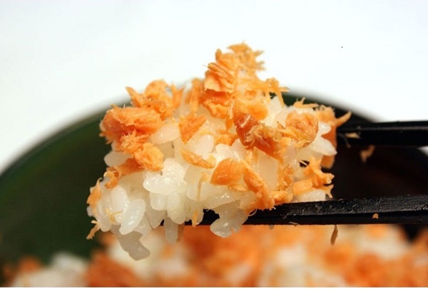 Mách chị em cách&nbsp;làm ruốc cá hồi không tanh, tơi mịn,&nbsp;bổ dưỡng cho bé ăn dặm-4