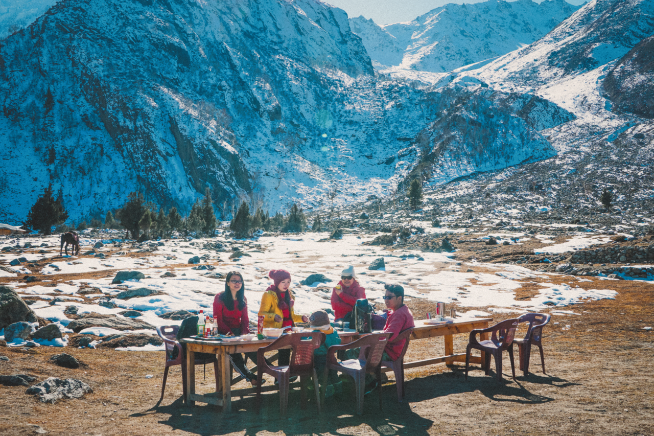 9X Việt 18 ngày cõng con 3 tuổi leo núi, vượt đèo tuyết phủ ở Pakistan-4